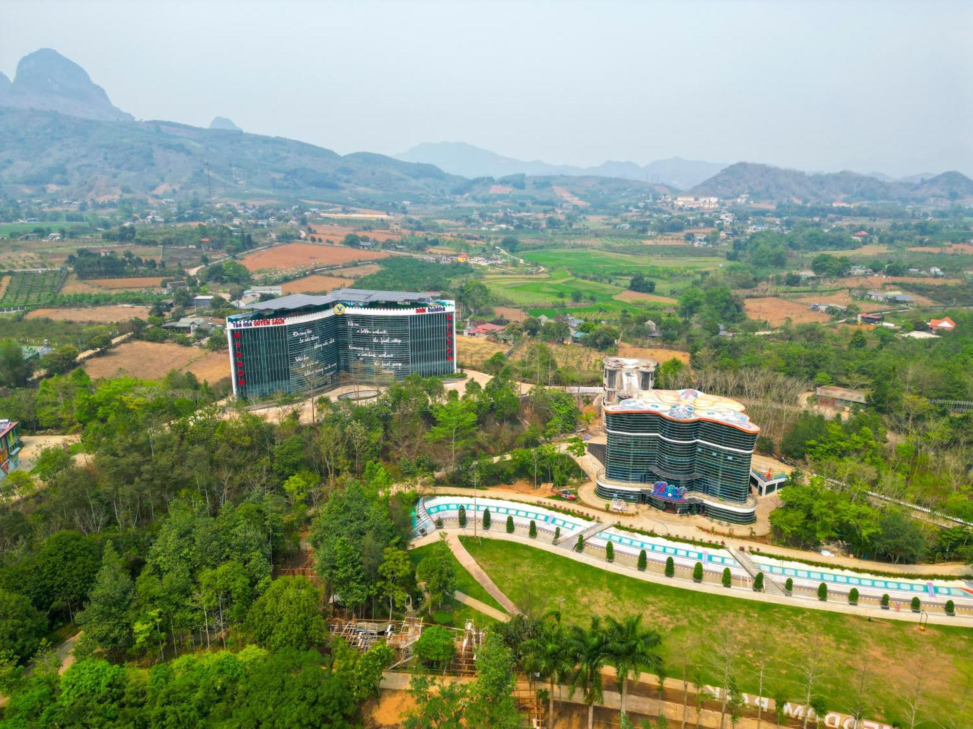Meddom Park Hotel Cao Phong Bagian luar foto