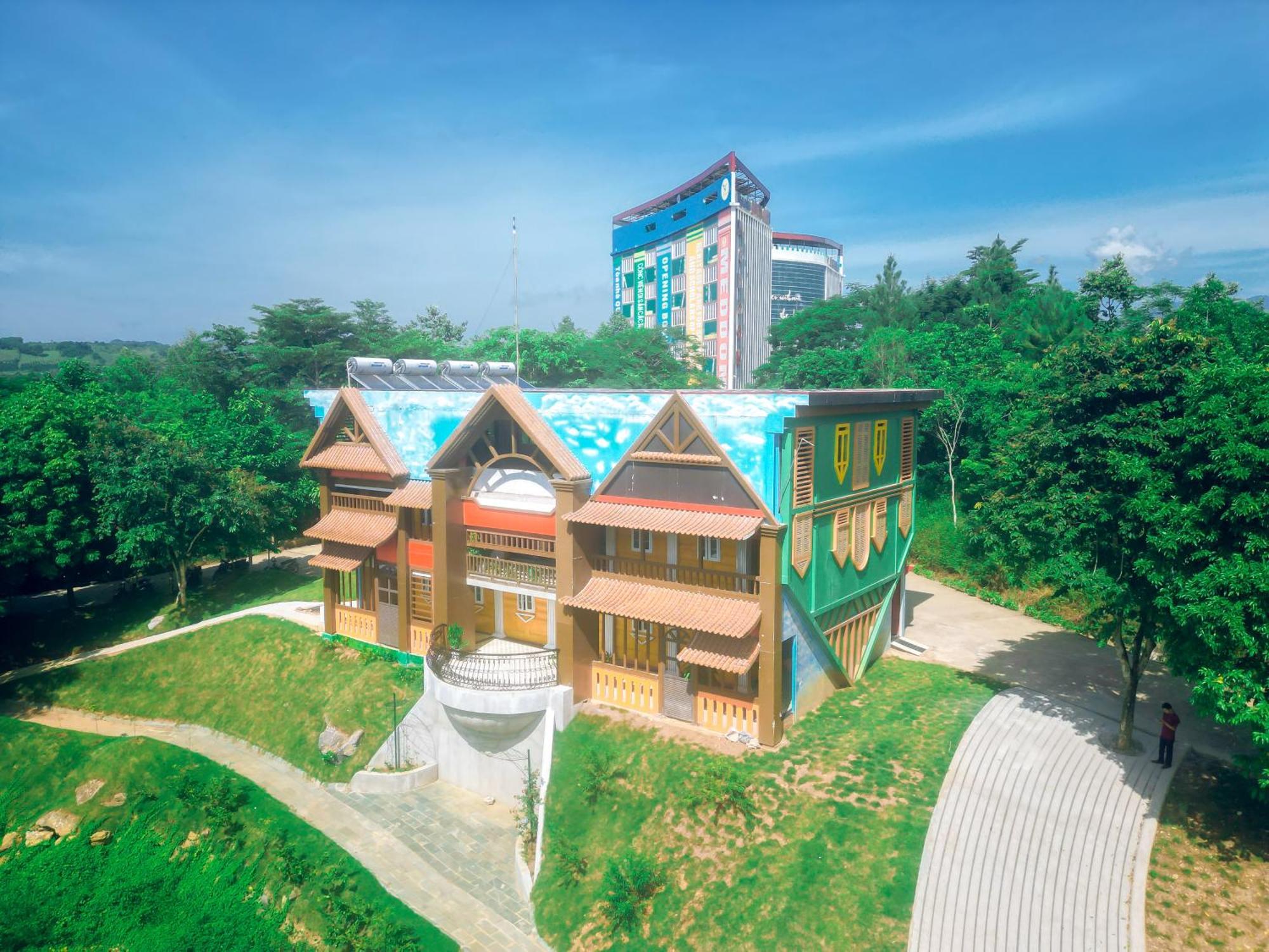 Meddom Park Hotel Cao Phong Bagian luar foto