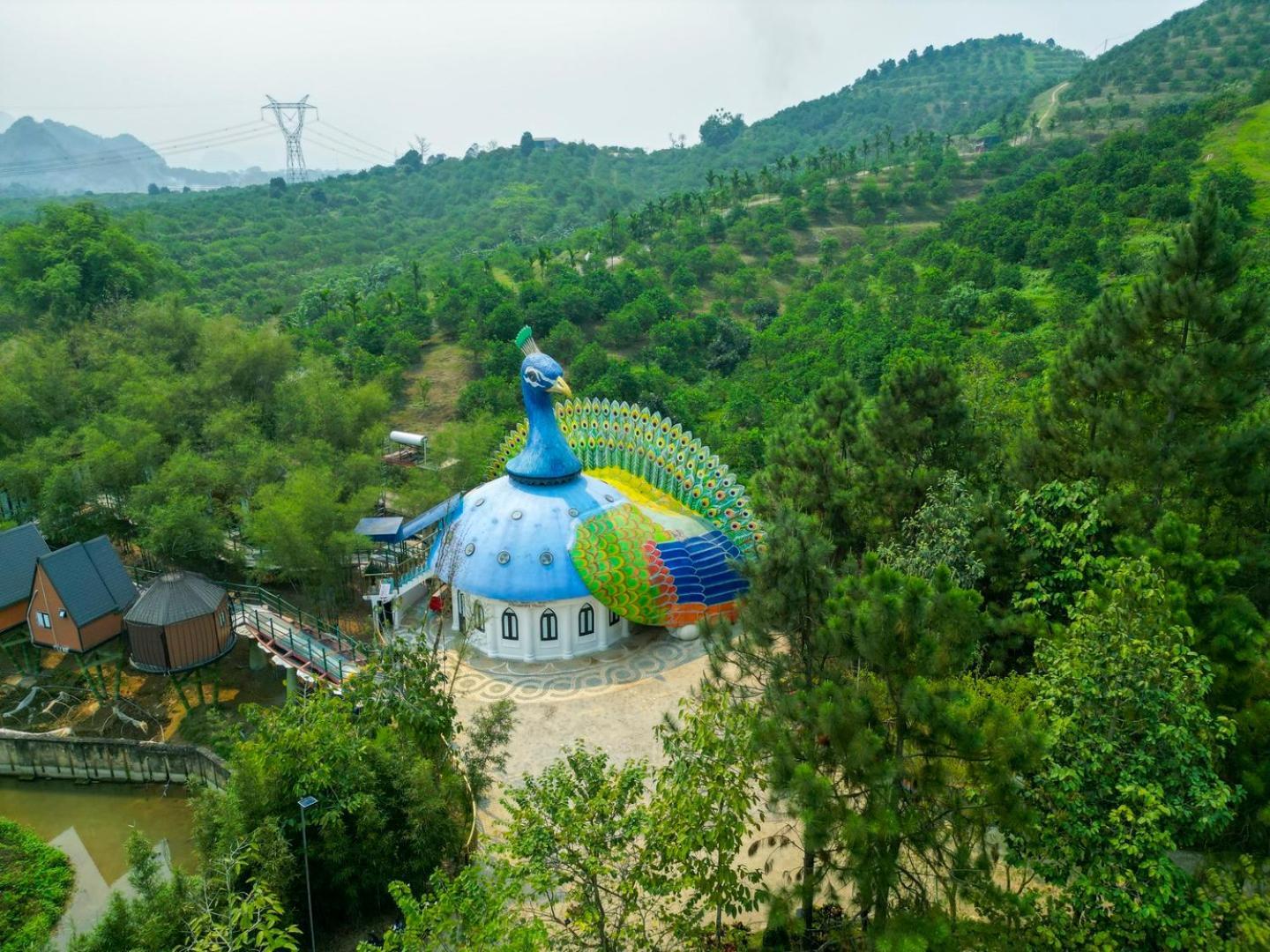 Meddom Park Hotel Cao Phong Bagian luar foto
