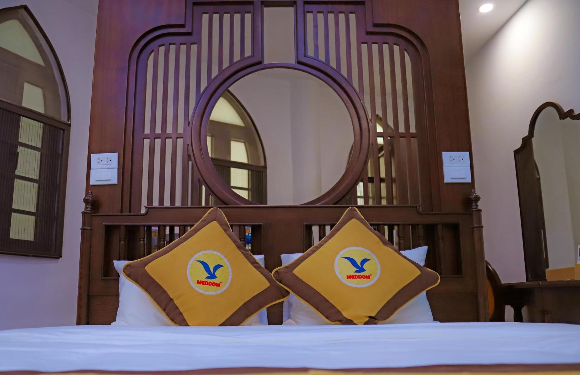 Meddom Park Hotel Cao Phong Bagian luar foto